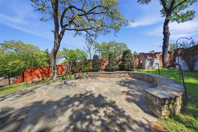 4100 Parkview Court, Bedford, TX 76021