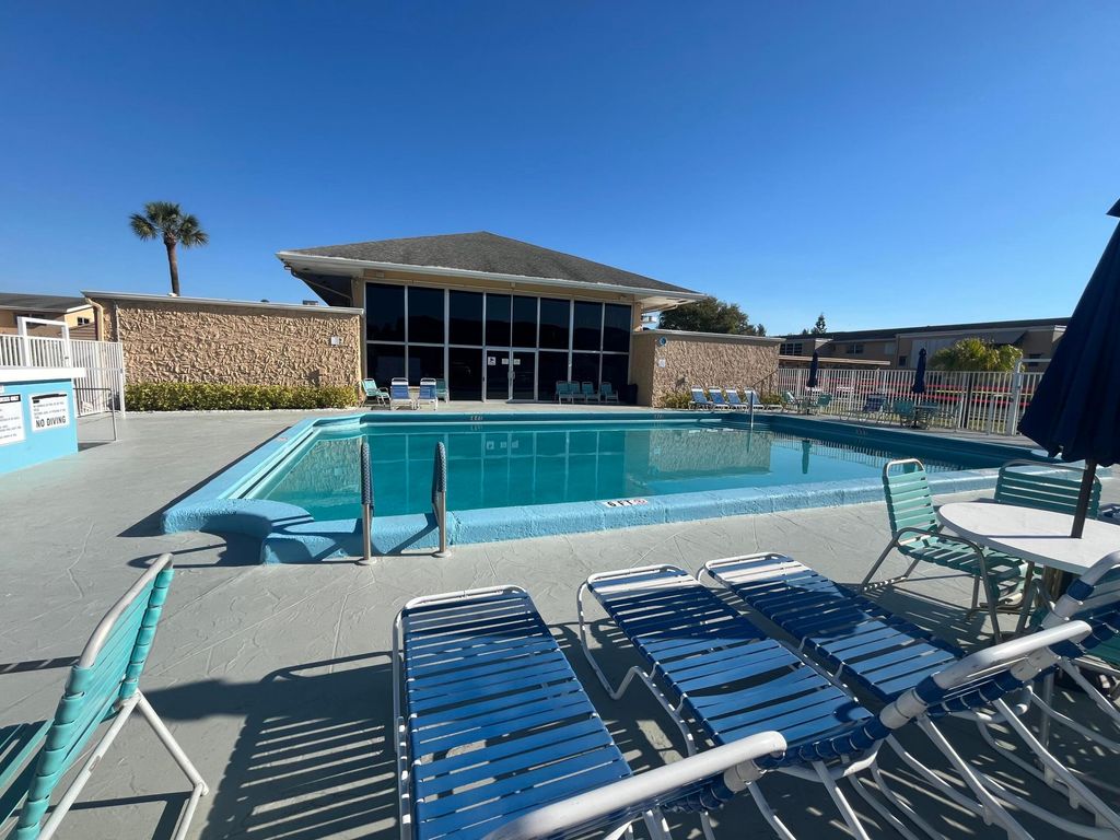 2191 NE 1st Court 203, Boynton Beach, FL 33435