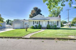 40 Brimfield Road, Cranston, RI 02920