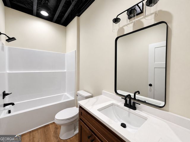 420 Lake Place Drive, Lavonia, GA 30553