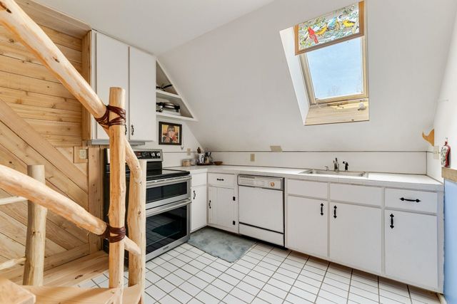 145 Jeffries Road, Newport Town, VT 05857