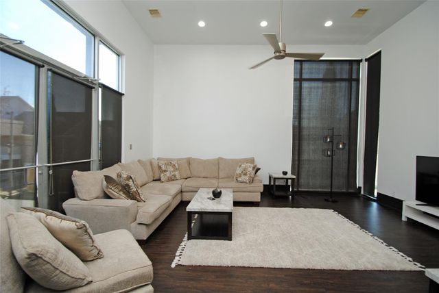 4118 Floyd Street A, Houston, TX 77007