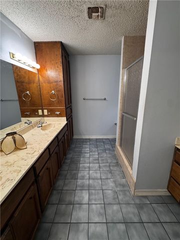 5945 Long Creek Dr, Corpus Christi, TX 78414