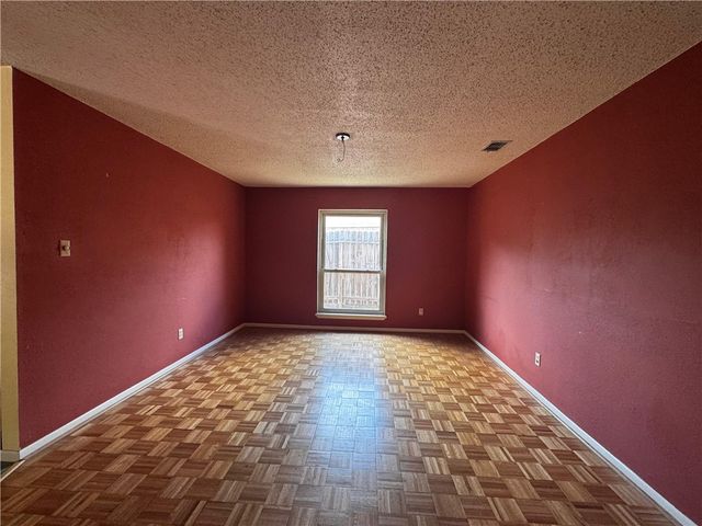 5945 Long Creek Dr, Corpus Christi, TX 78414