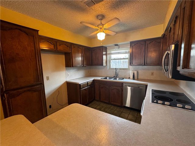 5945 Long Creek Dr, Corpus Christi, TX 78414