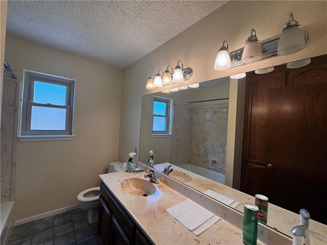 5945 Long Creek Dr, Corpus Christi, TX 78414