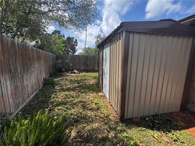 5945 Long Creek Dr, Corpus Christi, TX 78414