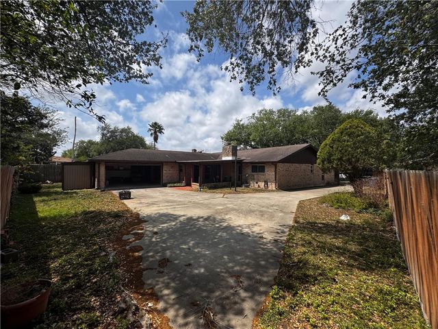 5945 Long Creek Dr, Corpus Christi, TX 78414