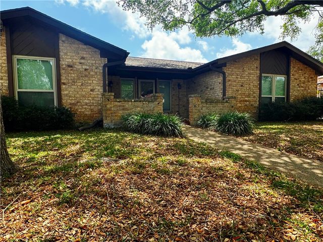 5945 Long Creek Dr, Corpus Christi, TX 78414