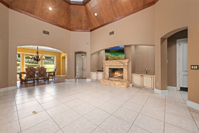 6132 Terrace Oaks Lane, Fort Worth, TX 76112