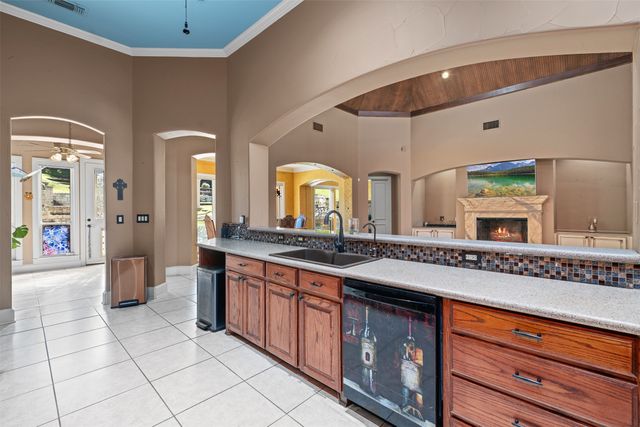 6132 Terrace Oaks Lane, Fort Worth, TX 76112