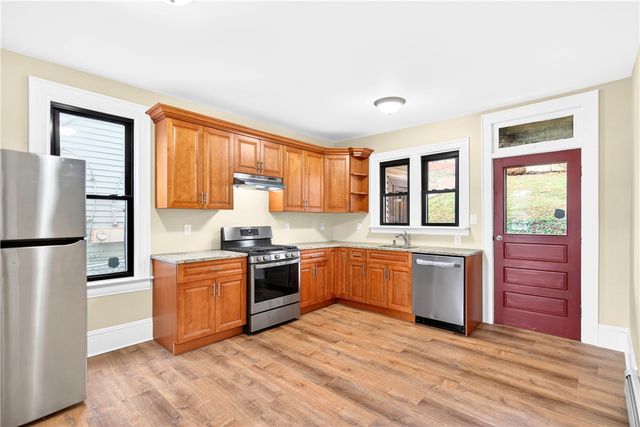 422 W 7th Ave, Tarentum, PA 15084