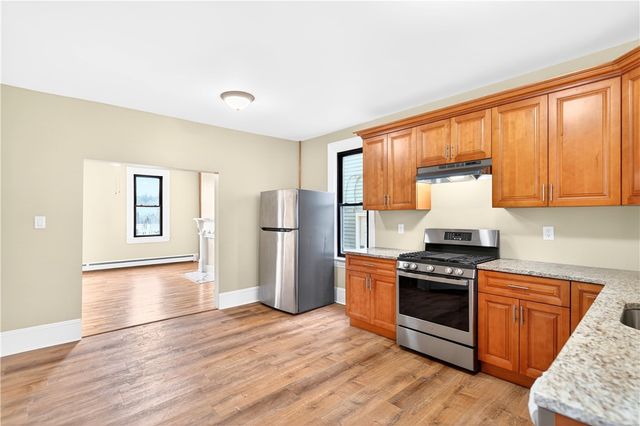 422 W 7th Ave, Tarentum, PA 15084