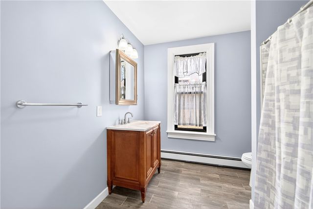 422 W 7th Ave, Tarentum, PA 15084