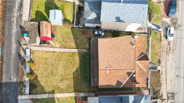 422 W 7th Ave, Tarentum, PA 15084