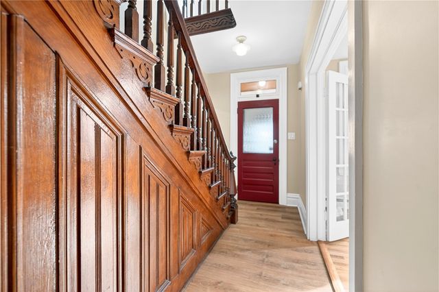 422 W 7th Ave, Tarentum, PA 15084