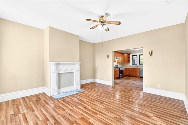 422 W 7th Ave, Tarentum, PA 15084