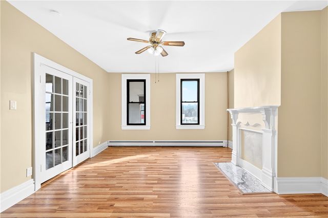 422 W 7th Ave, Tarentum, PA 15084