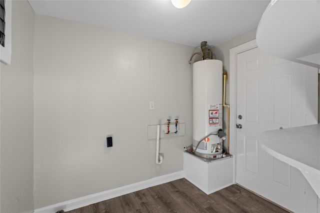 915 4th Avenue N, Texas City, TX 77590