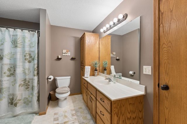 10453 61st Street NE, Albertville, MN 55301