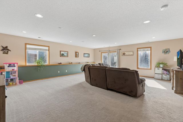 10453 61st Street NE, Albertville, MN 55301