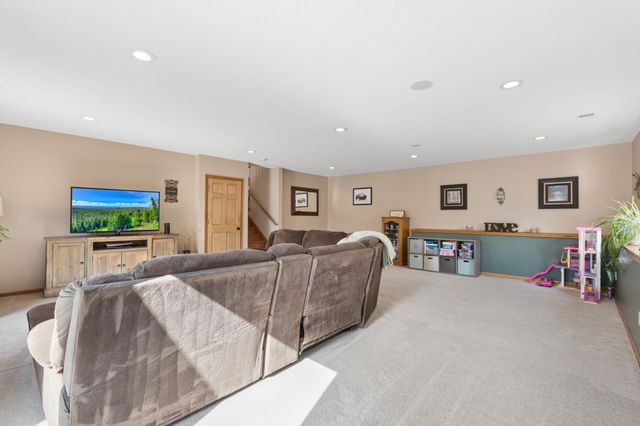 10453 61st Street NE, Albertville, MN 55301