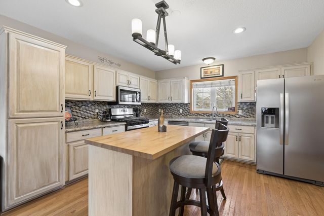 10453 61st Street NE, Albertville, MN 55301