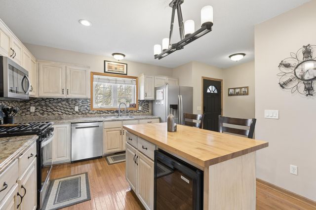 10453 61st Street NE, Albertville, MN 55301