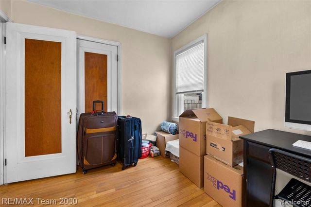 7555 Mayfair Street, Taylor, MI 48180