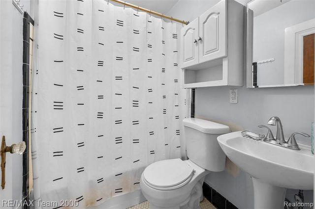 7555 Mayfair Street, Taylor, MI 48180