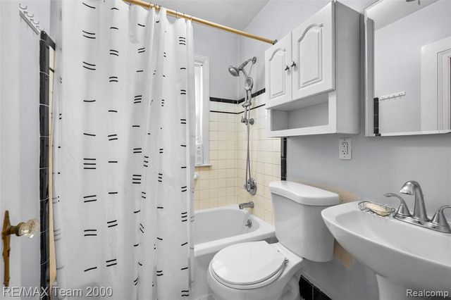 7555 Mayfair Street, Taylor, MI 48180