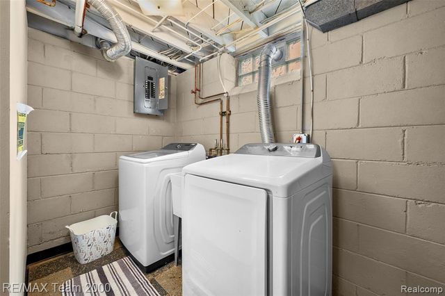 7555 Mayfair Street, Taylor, MI 48180