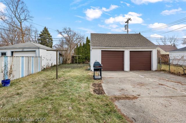 7555 Mayfair Street, Taylor, MI 48180