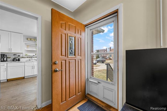 7555 Mayfair Street, Taylor, MI 48180