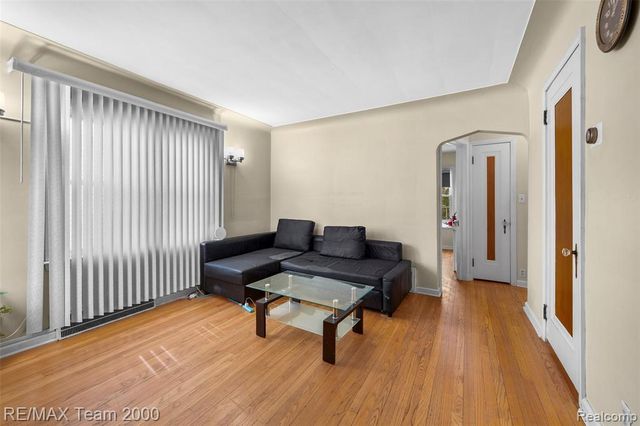 7555 Mayfair Street, Taylor, MI 48180