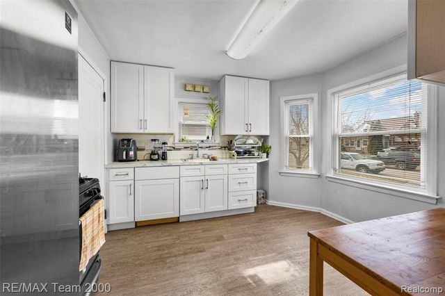 7555 Mayfair Street, Taylor, MI 48180