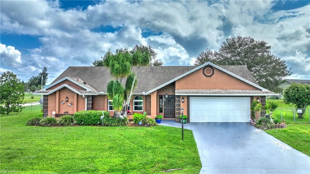 622 Weston RD, LEHIGH ACRES, FL 33936 — exterior