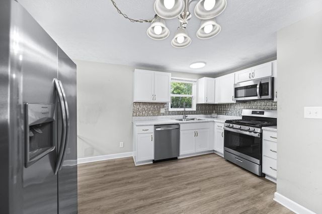 1679 Woodhurst Court, Columbus, OH 43223