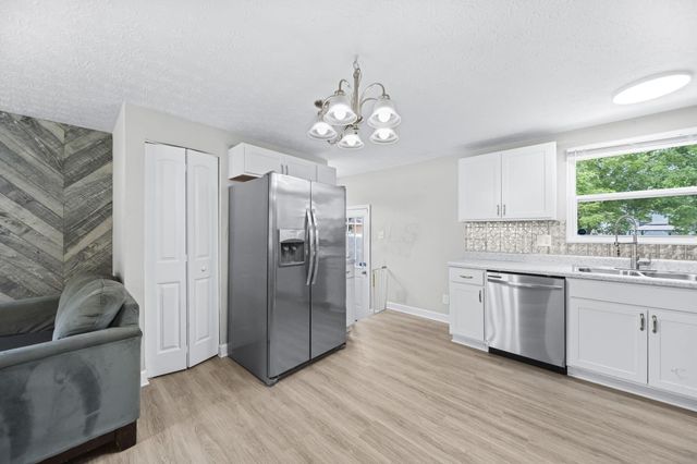 1679 Woodhurst Court, Columbus, OH 43223