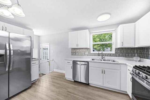 1679 Woodhurst Court, Columbus, OH 43223