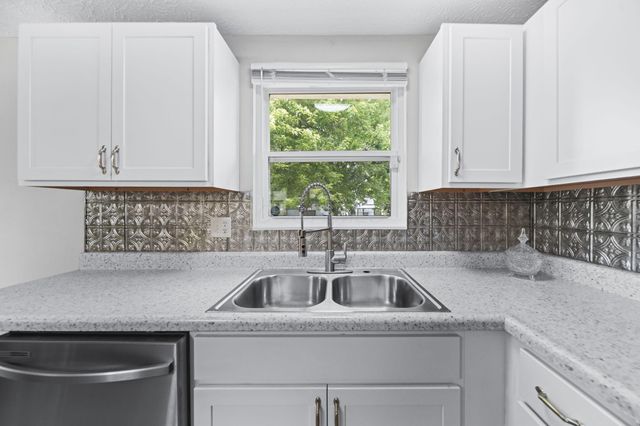 1679 Woodhurst Court, Columbus, OH 43223