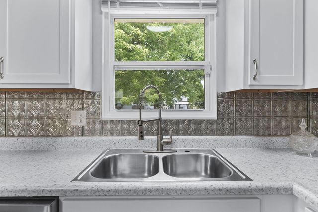 1679 Woodhurst Court, Columbus, OH 43223