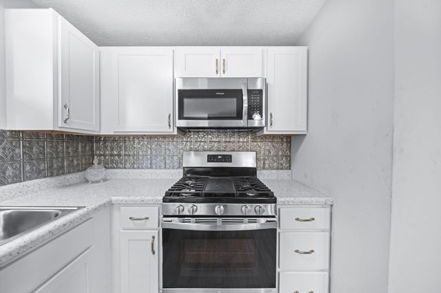 1679 Woodhurst Court, Columbus, OH 43223