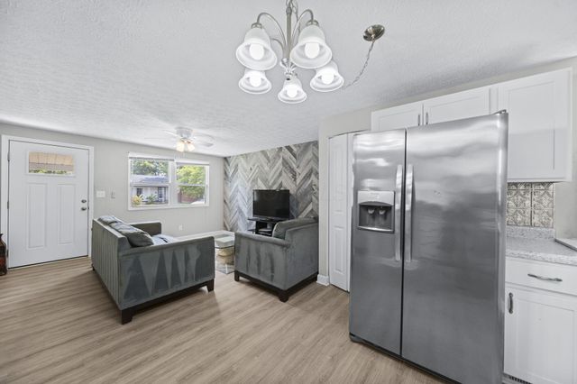 1679 Woodhurst Court, Columbus, OH 43223