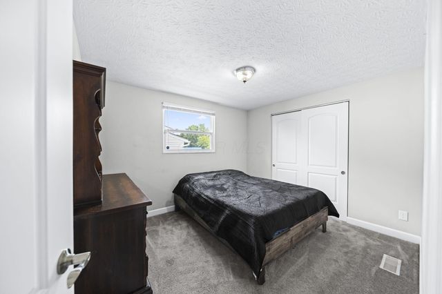 1679 Woodhurst Court, Columbus, OH 43223