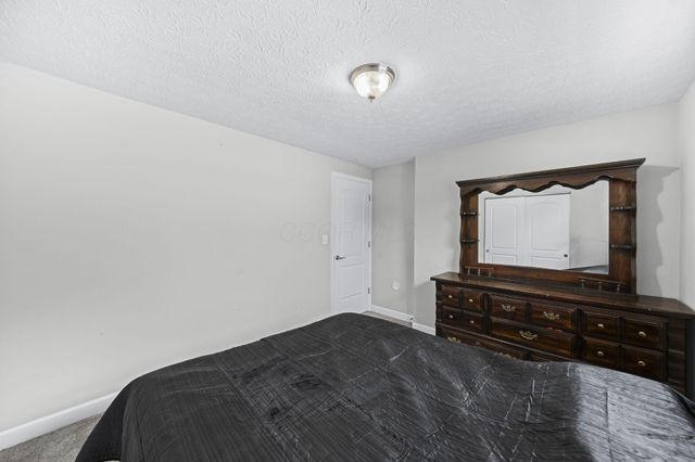 1679 Woodhurst Court, Columbus, OH 43223