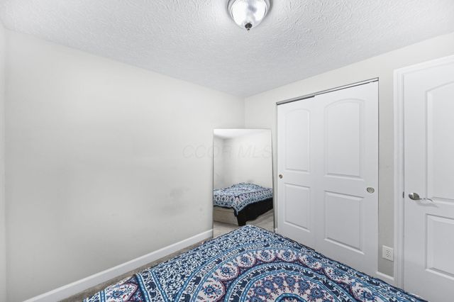 1679 Woodhurst Court, Columbus, OH 43223