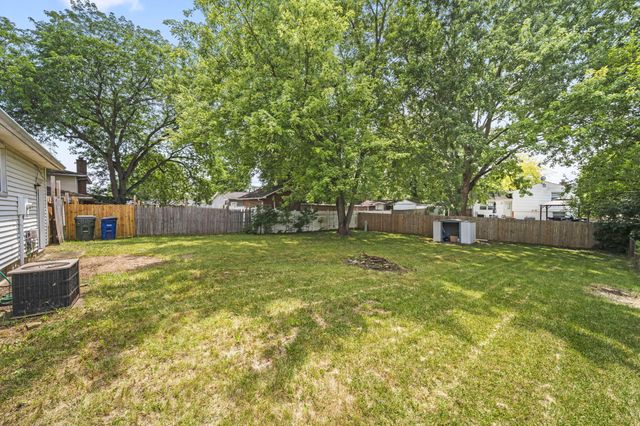 1679 Woodhurst Court, Columbus, OH 43223