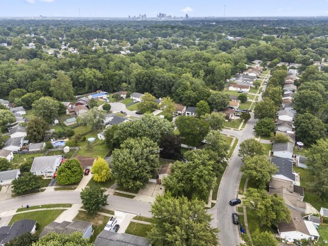 1679 Woodhurst Court, Columbus, OH 43223