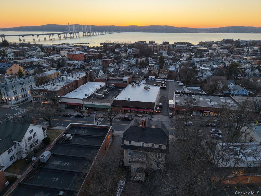 54 N Broadway, Tarrytown, NY 10591